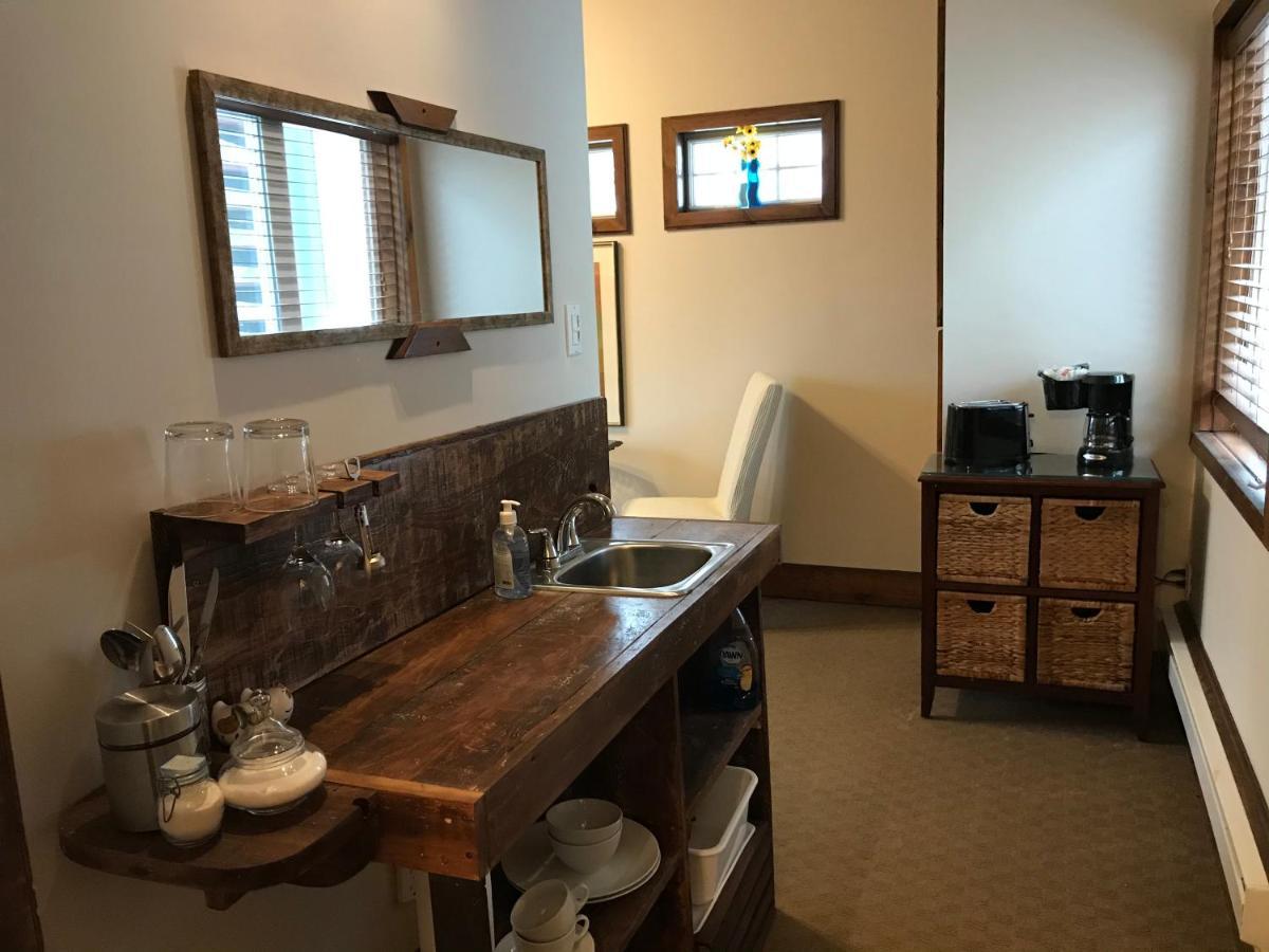 Domaine De La Baie, Les Suites Shawinigan Esterno foto