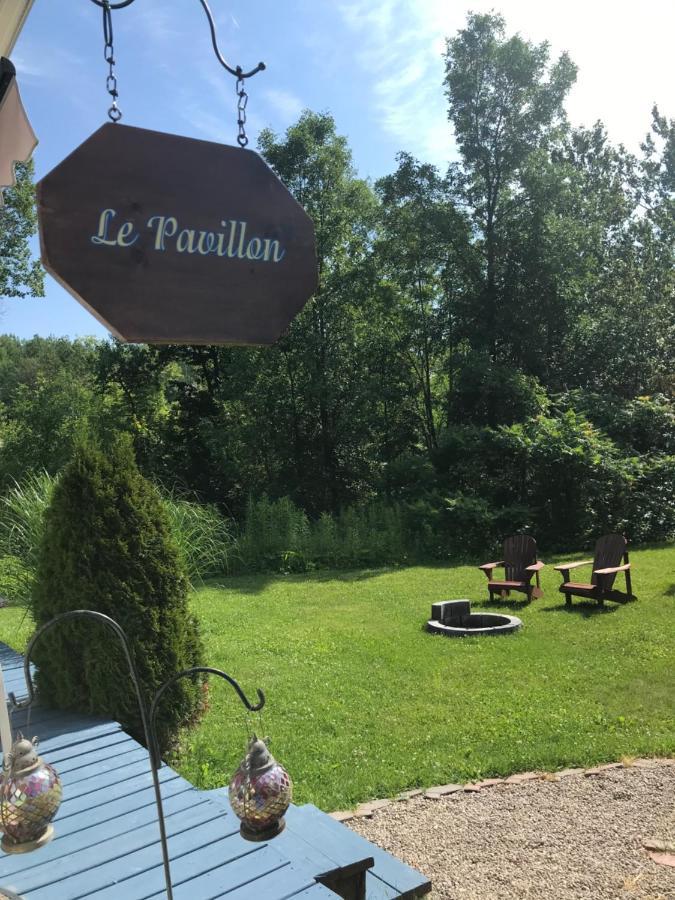 Domaine De La Baie, Les Suites Shawinigan Esterno foto