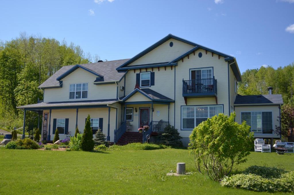 Domaine De La Baie, Les Suites Shawinigan Esterno foto